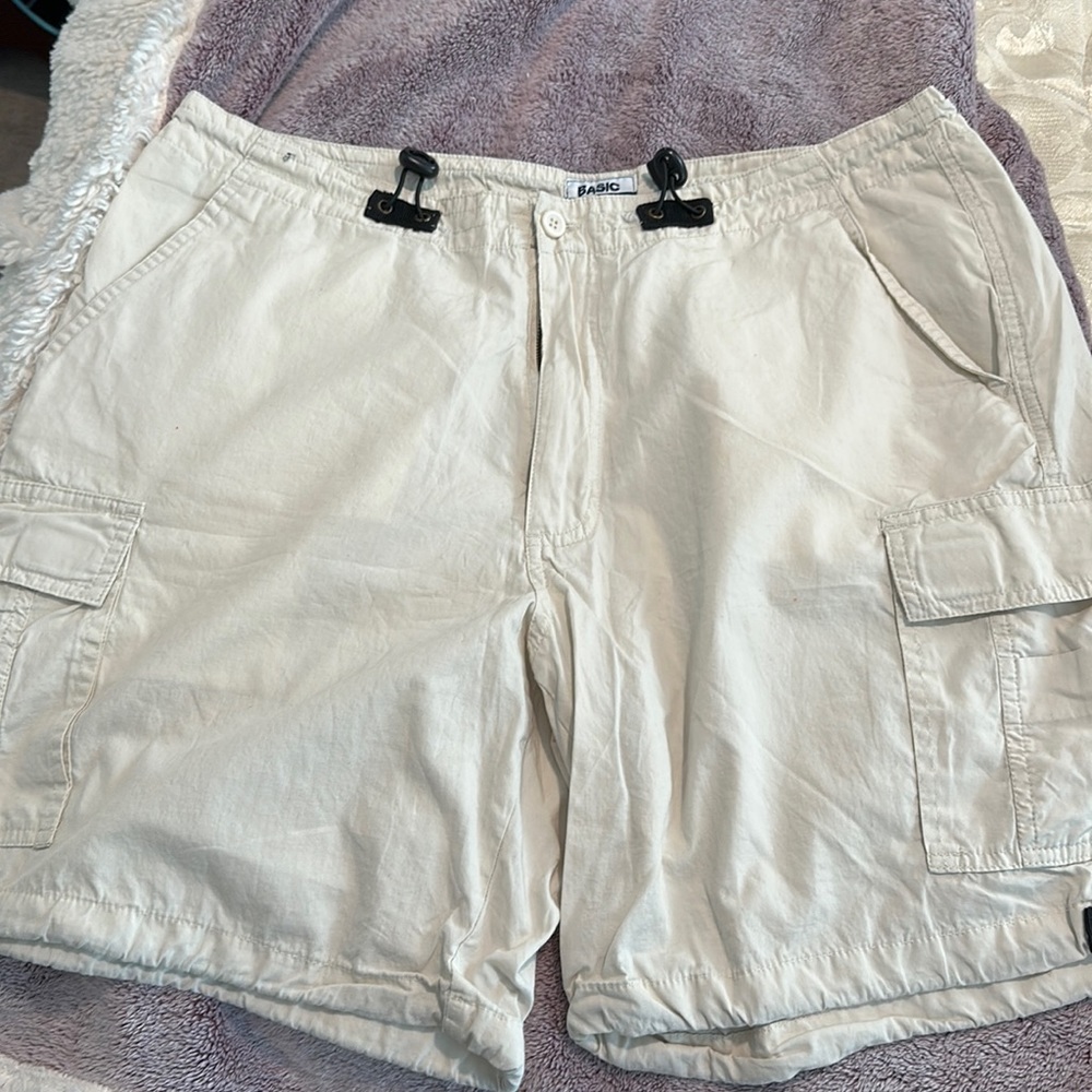 Basic Cargo Shorts